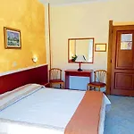 Capri Hotel