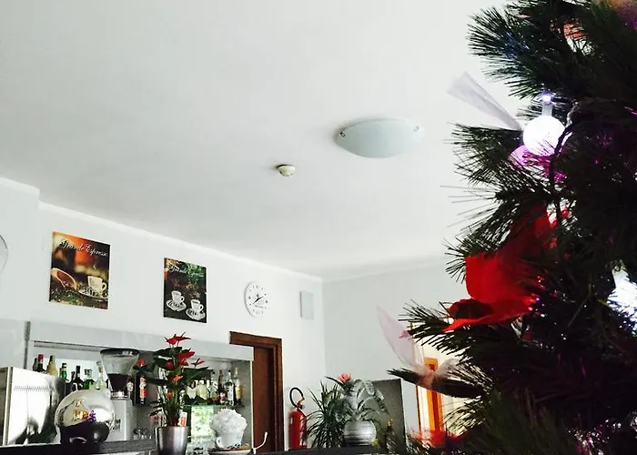 卡普里酒店 3* 迪亚诺马里纳