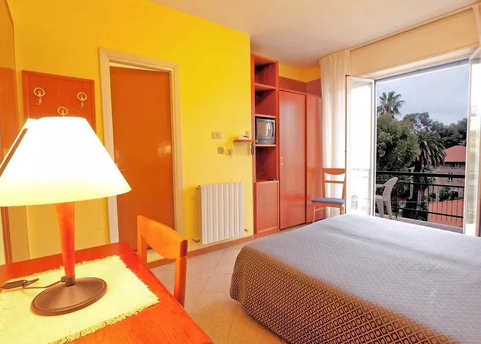 酒店 卡普里酒店 迪亚诺马里纳